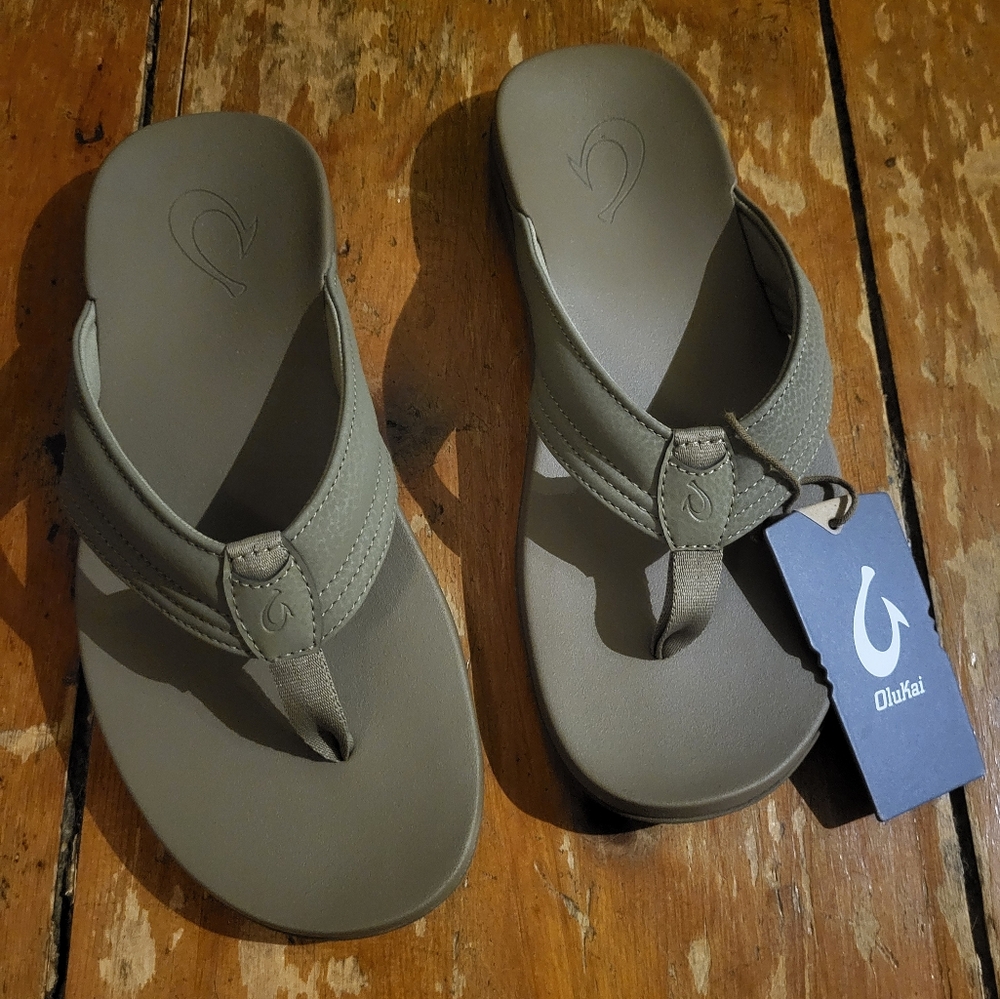 OluKai Sandals NWT